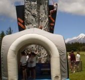 rock_climbing_at_mt_egmontt_1_1.jpg