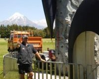 rock_climbing_in_taranaki_1.jpg