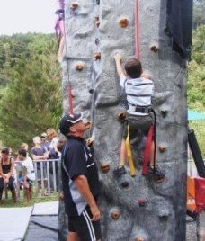 Rockup__Climb_on_Geoff_1.JPG